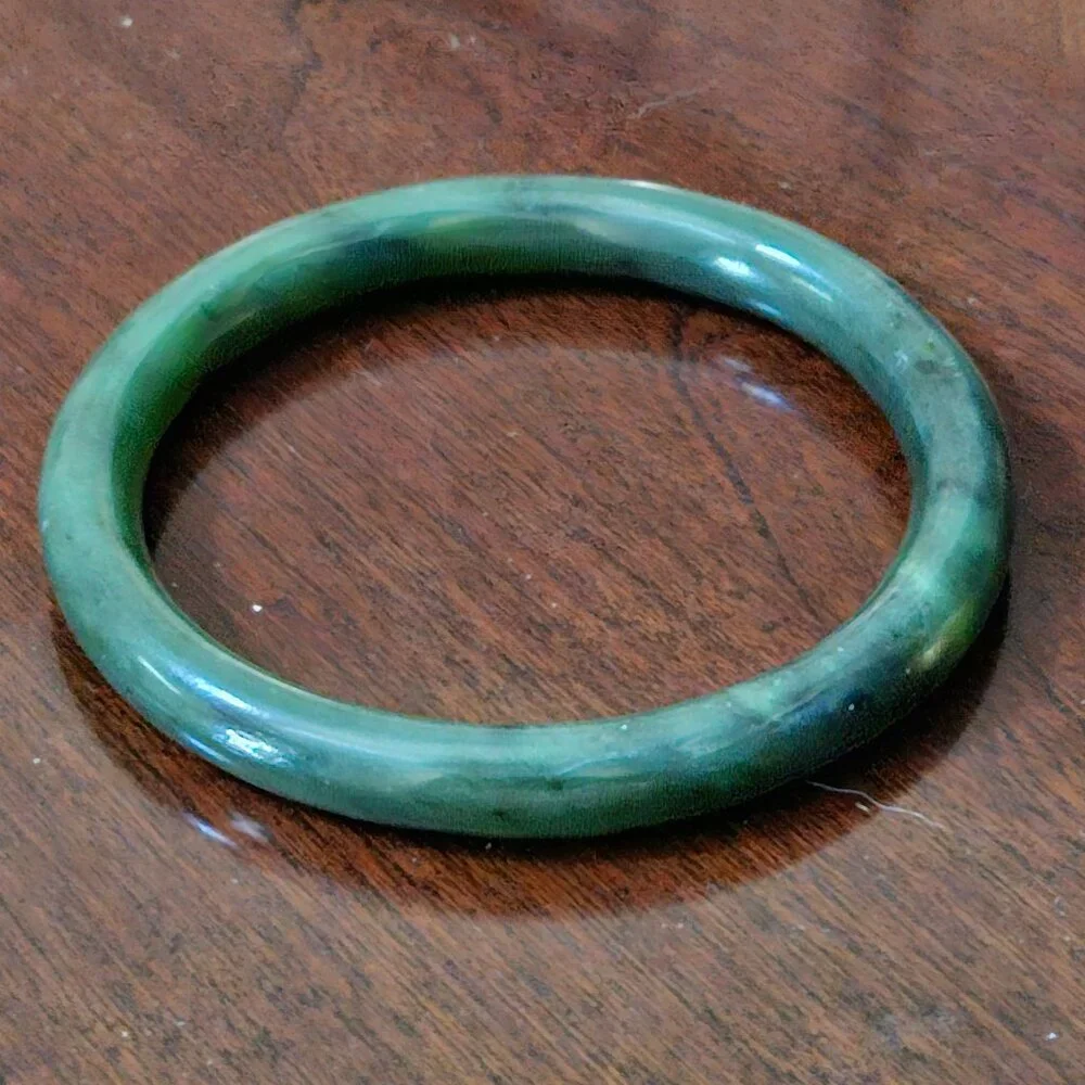 RARE VINTAGE ESTATE GUMPS GUMP'S LEAF GREEN NEPHRITE JADE HEAVY BRACELET BANGLE